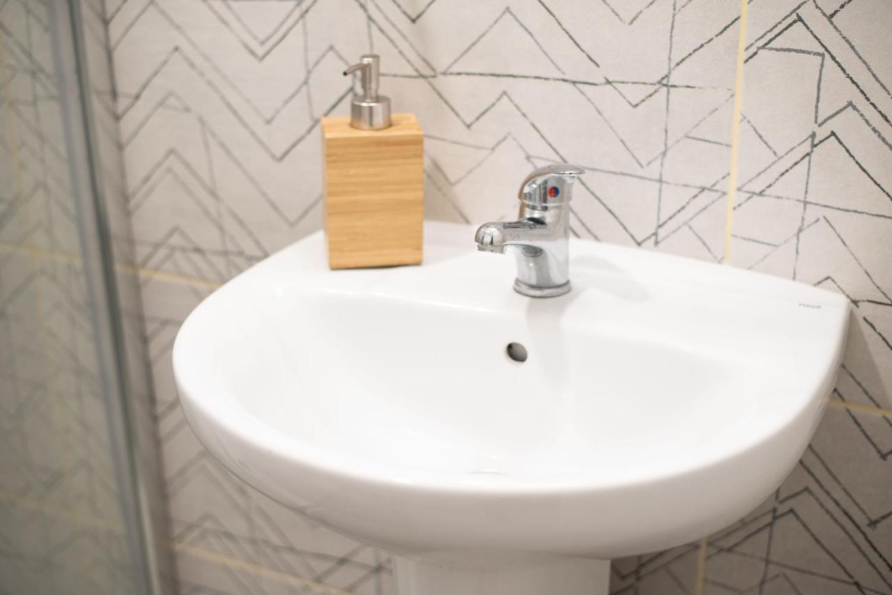 By Port Vell Rooms برشلونة المظهر الخارجي الصورة